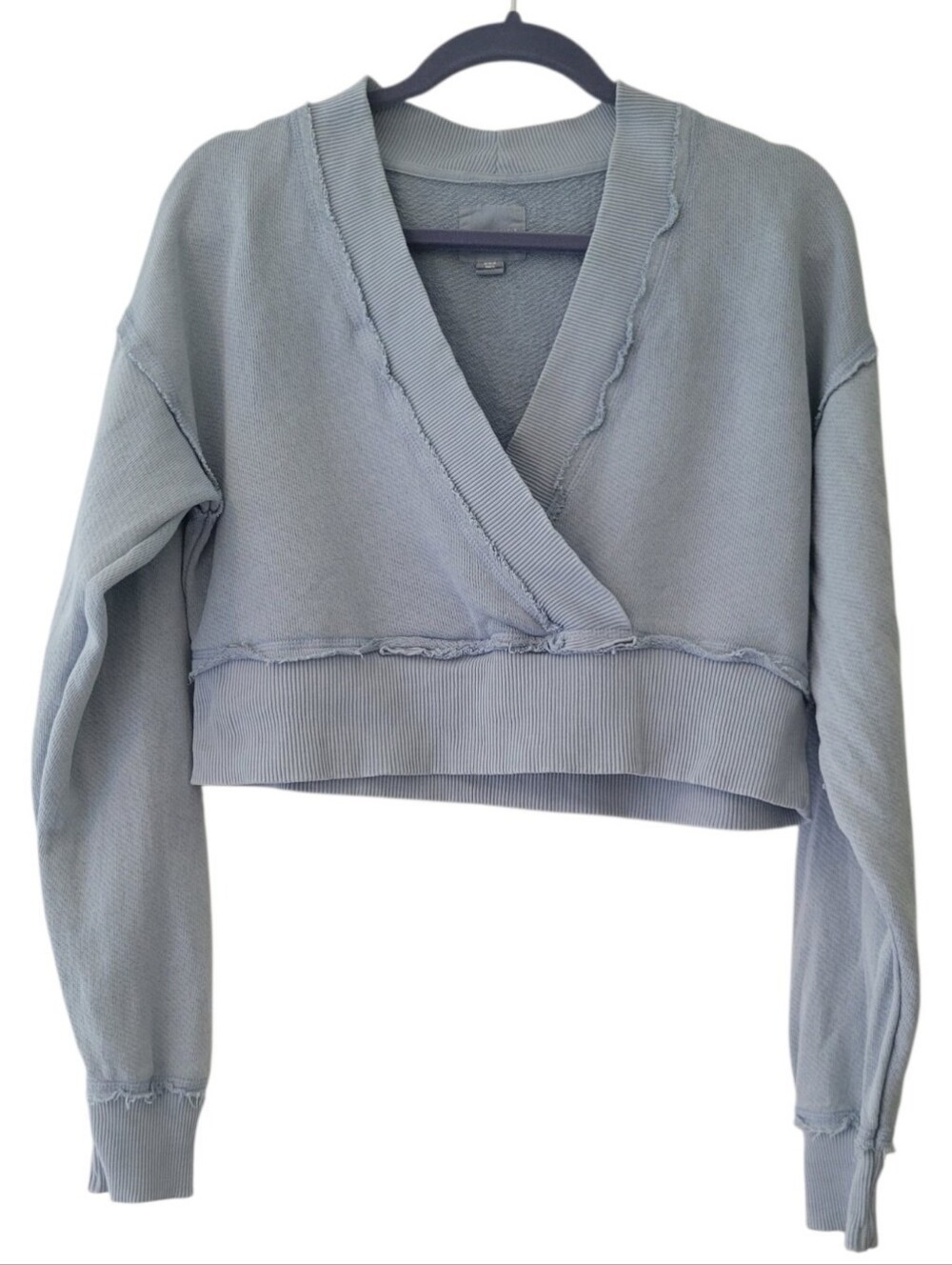 American Eagle Light Blue V Neck Cropped Long Sleeve Pullover Sweatshirt M